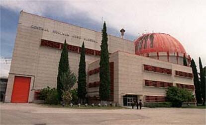 Fachada principal de la central nuclear de Almonacid de Zorita (Guadalajara). RETRATO JURÍDICO