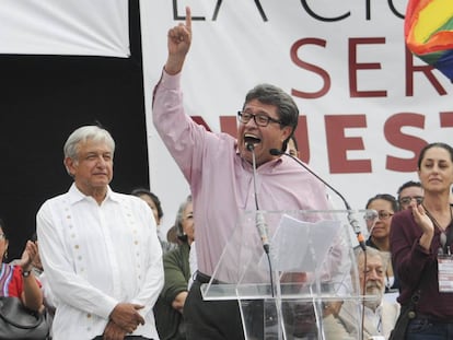 L&oacute;pez Obrador, Monreal y Sheinbaum durante un acto electoral de Morena