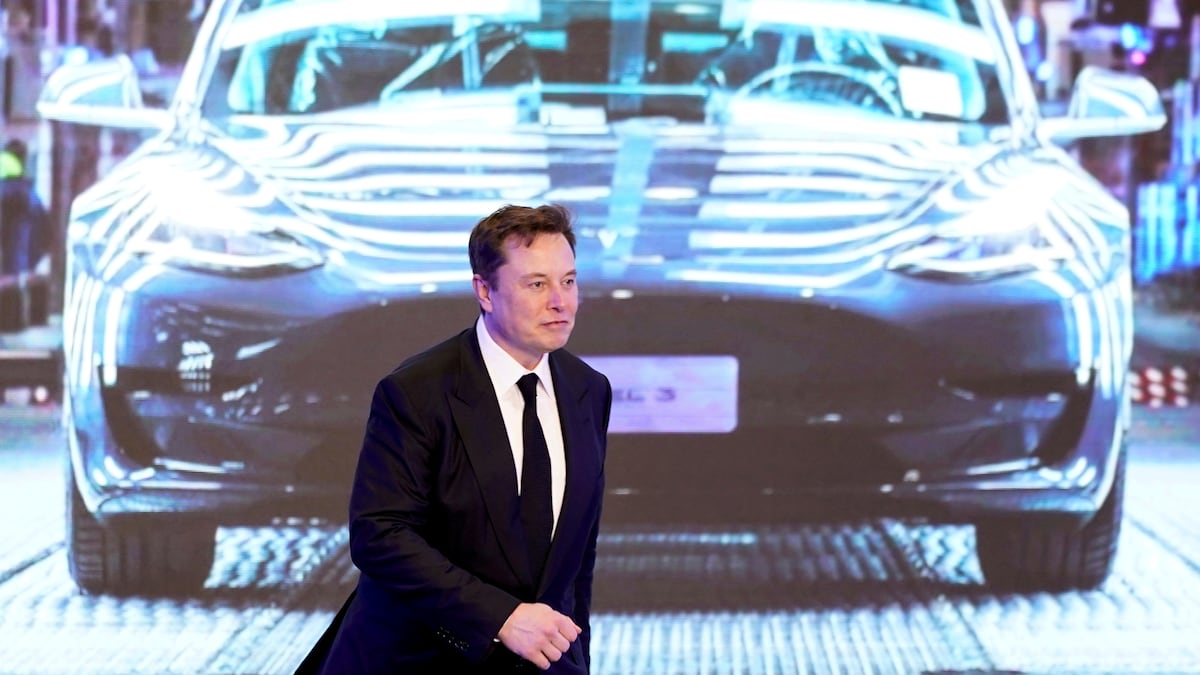 Elon Musk promete vender el 10% de Tesla tras lanzar una encuesta en  Twitter | Economía | EL PAÍS