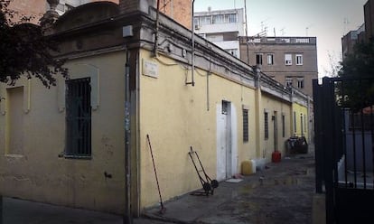 El Pasaje Pons, en la Torrassa (L’Hospitalet), uno de los postreros vestigios de esta particular tipología de viviendas.