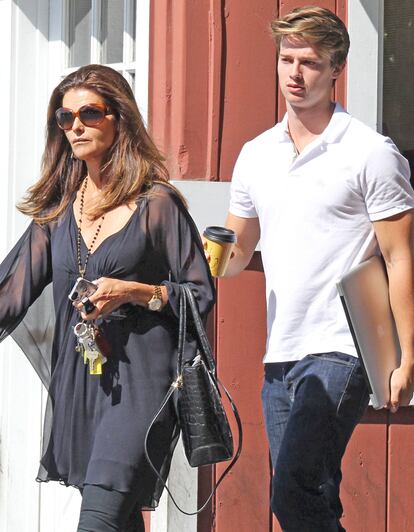 El hijo de Arnold Schwarzenegger y Maria Shriver, Patrick (17 años) ha heredado la musculatura paterna y compartió campaña con Goergia May Jagger como imagen de la firma de jeans Hudson.

	 