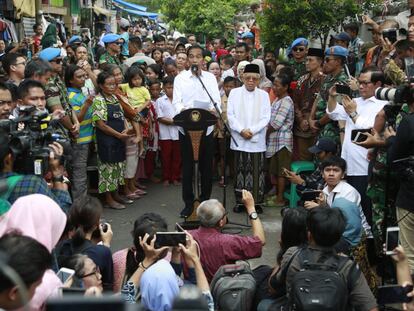 El presidente de Indonesia, Joko Widodo, durante su discurso como ganador de las elecciones en un barrio pobre de Yakarta.