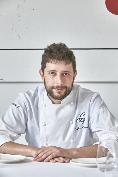 Su cocina muestra equilibrio entre la técnica clásica y conceptos más innovadores, especialmente traídos de cocinas del mundo. Basa su trabajo en la aplicación de nuevas técnicas, a través de una cocina de mercado donde la materia prima manda. Sigue, además, una influencia culinaria vasco-francesa mezclada con matices de técnicas japonesas, como las cocciones al vapor breves, los marinados o el uso de productos como el shisho, el jengibre, la lima kafir y el ajo negro.