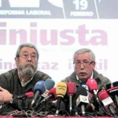 Los secretarios generales de UGT, Cándido Méndez, y CC OO, Ignacio Fernández Toxo; el secretario genreral de CC OO-Madrid, Javier López, y el de UGT-Madrid, José Ricardo Martínez