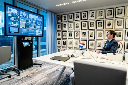 El ministro holandés de Finanzas, Wopke Hoekstra, este martes en videoconferencia.