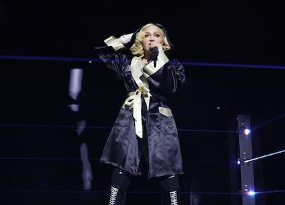Madonna durante uno de sus conciertos de la gira 'Celebration' en Londres.
