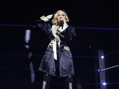 Madonna durante uno de sus conciertos de la gira 'Celebration' en Londres.