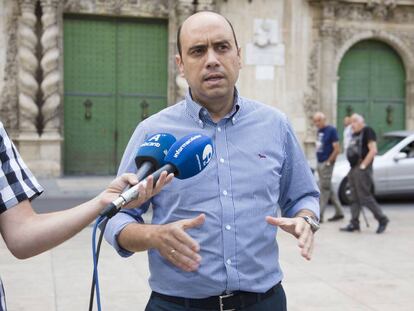 Gabriel Ech&aacute;varri cuando era candidato a la alcald&iacute;a de Alicante. 