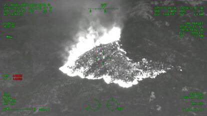 Una imagen difundida en redes sociales, captada por el Sistema Integral de Inteligencia en Tiempo real de Incendios (FIRIS por sus siglas en inglés), que muestra el incendio en los confines del parque nacional Yosemite, el 9 de julio.