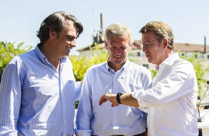 De izquierda a derecha, Diego Calvo, Alfonso Rueda y Alberto Núñez Feijóo, durante un acto en 2016.