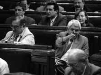 B 37210 (5/OCT/00) -color- Parlament .-foto: Tejederas.