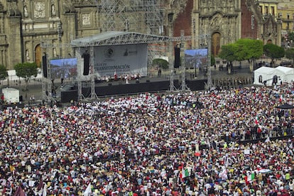 Vista panorámica del templete desde el cual López Obrador ha ofrecido un discurso a sus seguidores, el 27 de noviembre de 2022, en Ciudad de México.