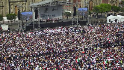 Vista panorámica del templete desde el cual López Obrador ha ofrecido un discurso a sus seguidores, el 27 de noviembre de 2022, en Ciudad de México.