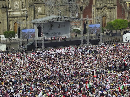 Vista panorámica del templete desde el cual López Obrador ha ofrecido un discurso a sus seguidores, el 27 de noviembre de 2022, en Ciudad de México.