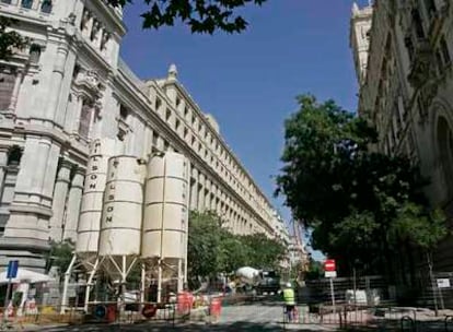 Obras del estacionamiento subterráneo municipal bajo la calle de Montalbán.