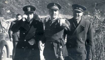 Tres militars durant la guerra.