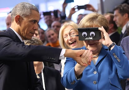 La canciller alemana, Angela Merkel, y el presidente de los Estados Unidos, Barack Obama, durante la inauguración de la mayor feria mundial de tecnología industrial, en Hanover (Alemania), que tiene este año a EEUU como país invitado.