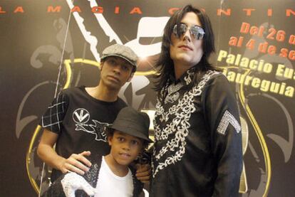 Mampuele, David García y Fran Jackson (de izquierda a derecha, los tres actores que interpretan a Michael Jackson.