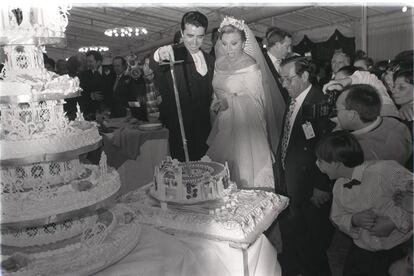 Casament de la cantant Rocío Jurado i el torero José Ortega Cano, celebrat a la seva finca de la Yerbabuena (Sevilla), el 1995.