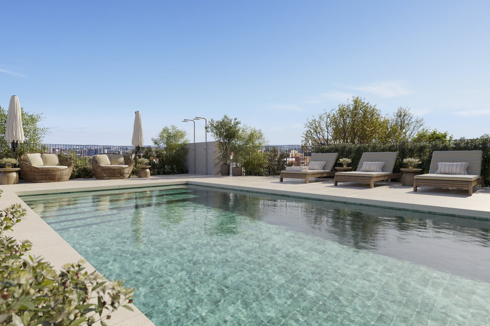 Piscina exterior de Castellana 198.