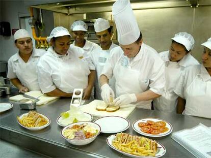 Curso de cocina para empleados de VIPS.