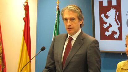 El ministro de Fomento, &Iacute;&ntilde;igo de la Serna, en un acto celebrado hoy en Badajoz.                     .
 
 