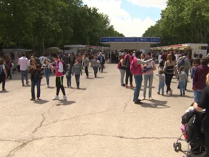 Madrid celebra la edición 77 de la Feria del Libro en el parque de El Retiro.