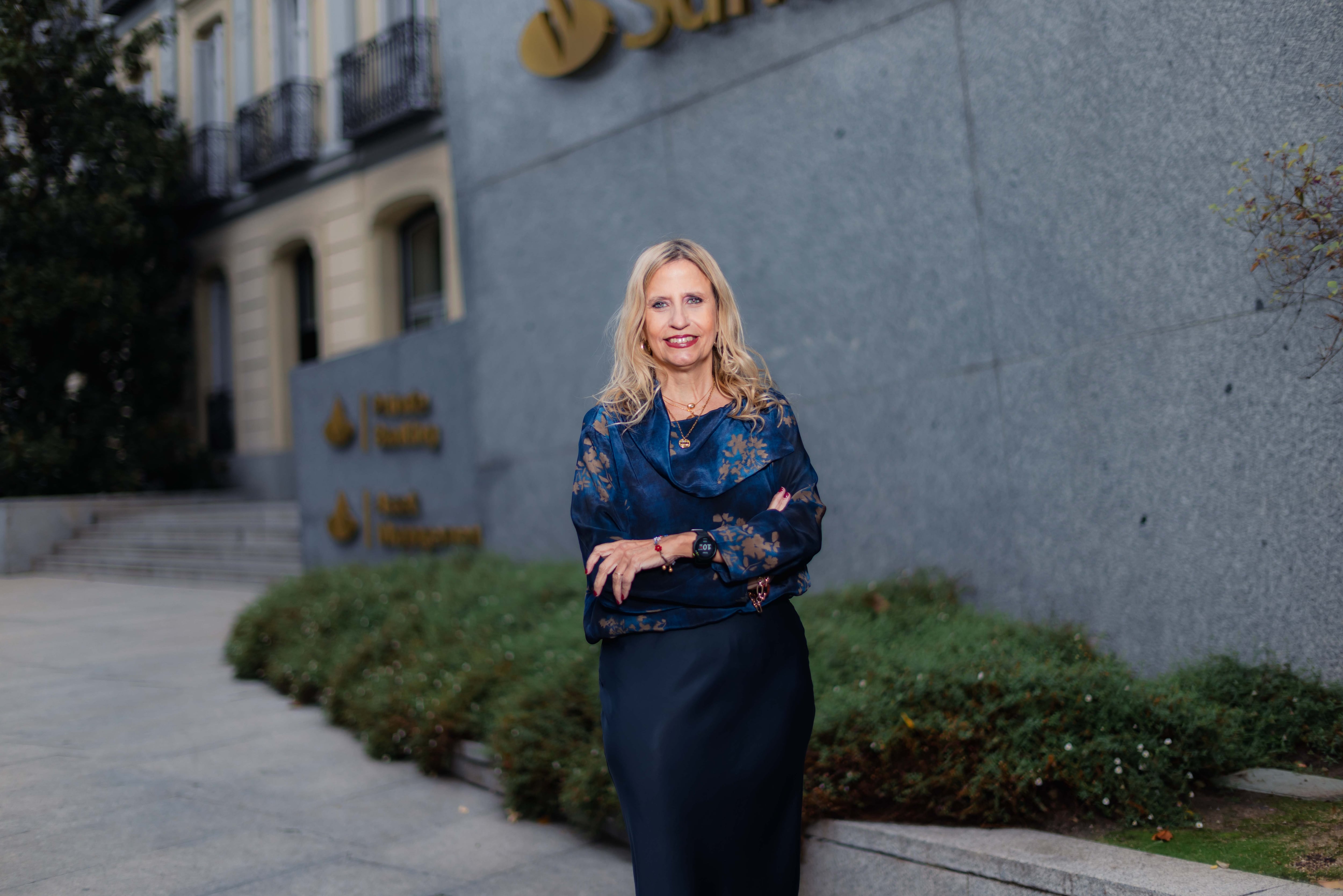 Lola Solana (Santander AM): “En las ‘small caps’ inviertes en negocios y personas”