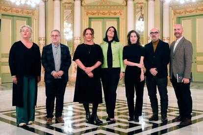 De izquierda a derecha, Merce Paloma. Josep Pons, Clémentine Margaine y Varduhi Abrahamyan, Alfons Flores y Víctor García del Moral, el día de la presentación de la opera.  / efe