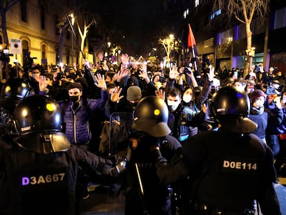 Manifestación en apoyo de Pablo Hasél, este sábado en Barcelona.