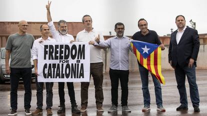 Los presos del 'procés', a su salida de la cárcel de Lledoners.