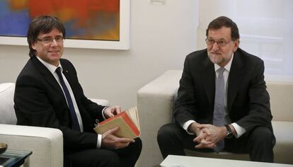 Diálogo entre Rajoy y Puigdemont el 2016.