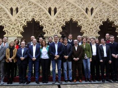 Pedro S&aacute;nchez junto a los integrantes del del Consejo de Pol&iacute;tica Federal del partido, el 16 de noviembre.