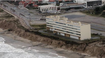 Edificio Le Signal, en Soulac-sur-Mer, amenazado por el avance del mar.