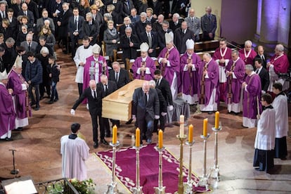 El funeral en honor al cardenal Karl Lehmann en la catedral de Maguncia este miércoles 21 de marzo 2018.
