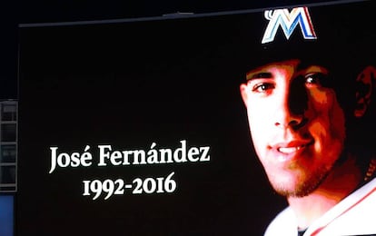 Homage to José Fernández at a Red Sox-Yankees game.