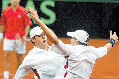 Los gemelos Bryan, del equipo de tenis de Estados Unidos, el pasado 5 de diciembre en Sevilla.