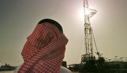 Un empleat de la petroliera Aramco a Arabia Saudí