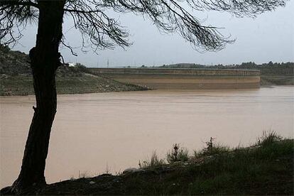 El pantano de María Cristina, en Castellón, ayer, tras las lluvias de los últimos días.