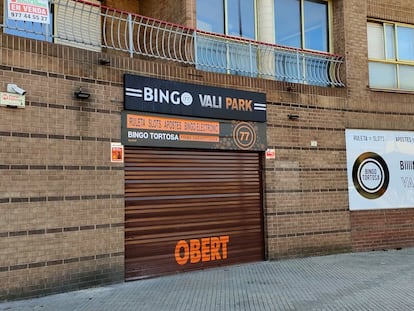 El bingo de Tortosa (Tarragona) donde el pasado lunes una mujer fue asesinada de un disparo y un cliente resultó herido.
