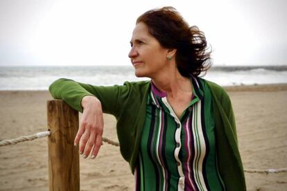 Núria Perpinyà dissenya un món del futur ple de prodigis desenrotllats amb simplicitat i alta coherència.