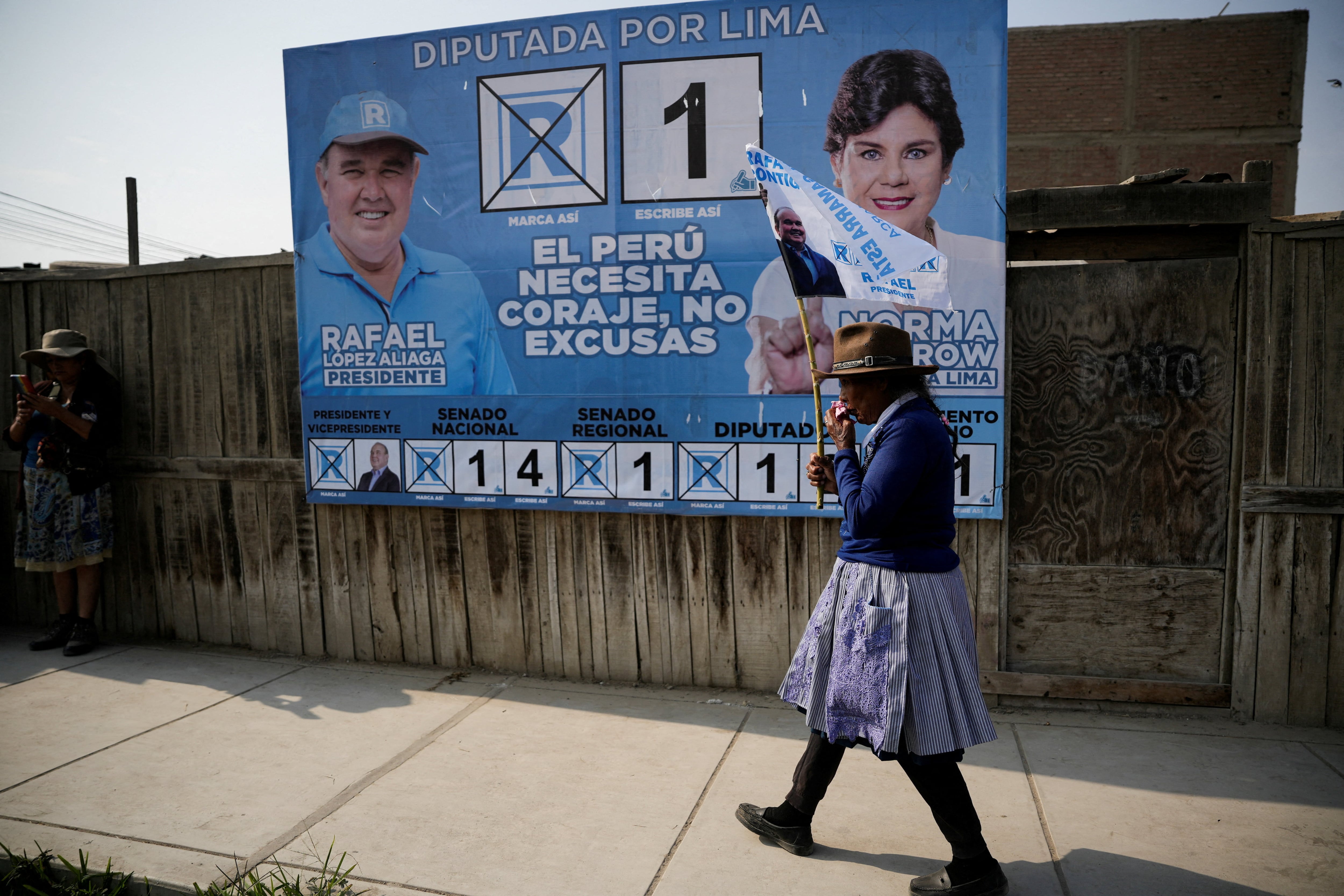 Niñas forzadas a ser madres: el drama que la campaña electoral peruana prefiere ignorar