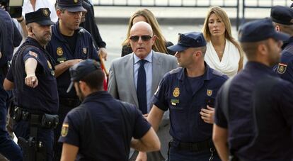 Llegada del empresario Tomás Olivo, a la Audiencia Provincial de Málaga para la lectura de la sentencia del 'caso Malaya'.