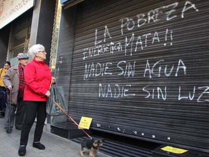 Protesta en Reus por la muerte de una mujer a la que cortaron la luz.