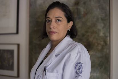 La doctora Mara Madeiros, en su casa en la Ciudad de México. 