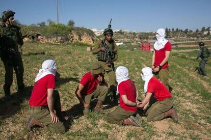 Soldados israelíes de maniobras en Cisjordania, este 1 de marzo.