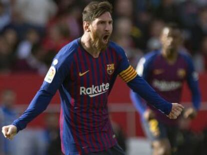 El Barcelona recupera la puntería liderado por el argentino, autor de tres goles, y logra remontar ante un Sevilla bien trabajado