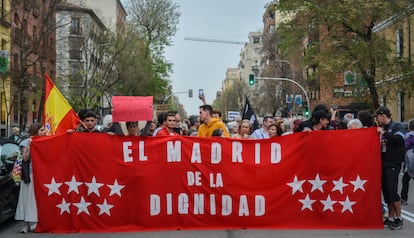 La manifestación contra Isabel Díaz Ayuso congrego a 800 personas, según la Delegación del Gobierno.