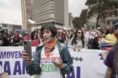 Susana Muhamad, ministra de Ambiente, durante la marcha en Bogotá.