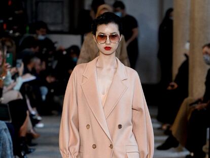 Minimalista, cómodo y monocolor: así será el estilo de la nueva normalidad según Max Mara
